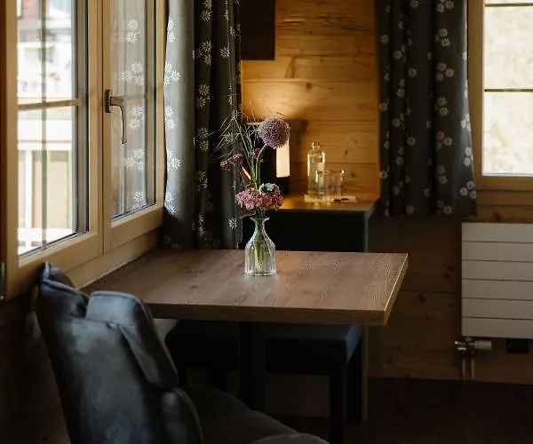 Bodehuettli ادلبودن